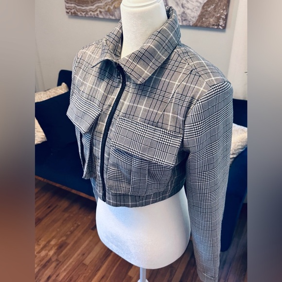 Plaid Gray, Black and White Women's Cropped Jacket (The Seek) - Picture 10 of 11